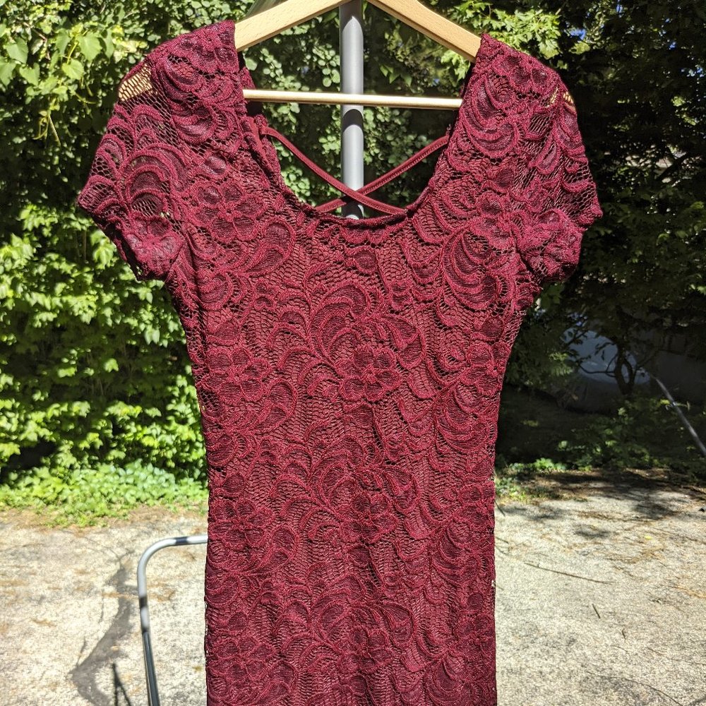 Ci Sono Lined Lace Dress (Women's Small)